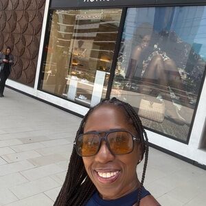 Meet your Posher, Telaya